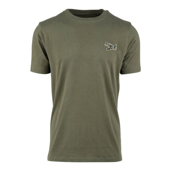 133652 11 01 Het T-shirt Spitfire Badge is een premium shirt gemaakt van 100% BCI katoen met een luxe peach finish en een stevige kwaliteit van 170 g/m². Dit stijlvolle T-shirt beschikt over een geborduurde Spitfire Badge op de borst en een opvallende Spitfire print op de achterkant, waardoor het perfect is voor iedereen die houdt van een stoere, militaire look. Verkrijgbaar in een trendy groene kleur.