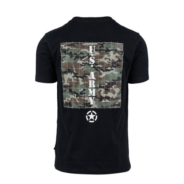 133662 13 02 <p>Het US Army Camo T-shirt is vervaardigd uit 100% BCI katoen en biedt een zachte peach finish voor optimaal comfort. Met een stevige kwaliteit van 170 g/m² is dit T-shirt perfect voor zowel dagelijks gebruik als outdoor activiteiten. De stijlvolle camouflageprint op de linkerborst en op de achterkant geeft een militaire uitstraling. Beschikbaar in de kleur zwart, is dit T-shirt een must-have voor liefhebbers van militaire en outdoor mode.</p>