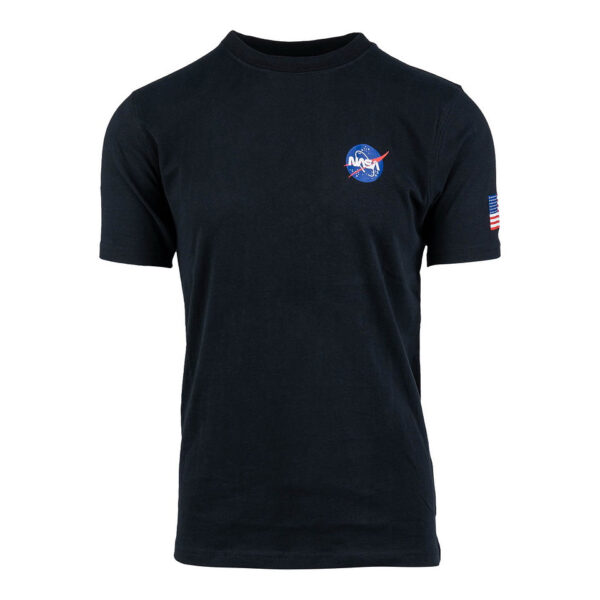 133666 13 01 <p>Ontdek het stijlvolle NASA T-shirt, gemaakt van 100% BCI katoen met een luxe peach finish. Dit T-shirt in heavy quality (170 g/m²) biedt niet alleen comfort, maar ook duurzaamheid. Met een opvallende NASA print op de linkerborst en een grotere print op de achterkant, is dit T-shirt een must-have voor elke ruimtevaartliefhebber. Verkrijgbaar in klassiek zwart, perfect voor elke casual gelegenheid.</p>