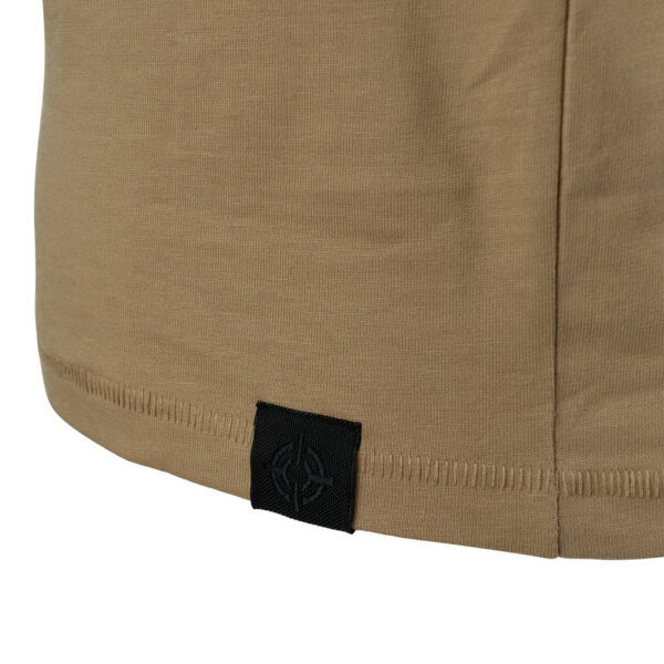 133672 112 02 1 <p>Het Heavy Duty T-shirt is vervaardigd uit 100% biologisch katoen en biedt een perfecte combinatie van comfort en duurzaamheid. Met een gewicht van 240GSM voelt het premium aan en is het slijtvast voor dagelijks gebruik. De innovatieve Cold Pad-Batch verftechniek vermindert zowel water- als energieverbruik, wat dit T-shirt niet alleen een slimme keuze voor jou maakt, maar ook voor het milieu. Gecertificeerd volgens de Organic 100 Content Standard, is dit T-shirt de ideale keuze voor de bewuste consument.</p>