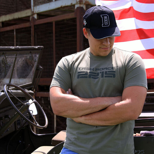 133690 11 task force 2215 <p>Het TF-2215 t-shirt is vervaardigd uit 100% katoen met een luxe peach finish, wat zorgt voor een fluweelachtige zachtheid en een uitstekende pasvorm. Dankzij de toevoeging van 5% elastan biedt dit shirt optimaal comfort en bewegingsvrijheid. Met een gewicht van 160 gram/m2 is het ideaal voor zowel dagelijks gebruik als outdoor activiteiten. Verkrijgbaar in een stijlvolle groene kleur, combineert dit premium shirt functionaliteit met een moderne uitstraling.</p>