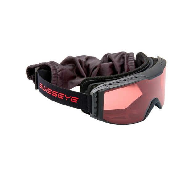 256191 13 01 <p>De SwissEye bril ShadowV620 is ontworpen voor optimale bescherming en comfort. Met een schuimrand en polycarbonaat lenzen die zijn voorzien van een anticondens- en krasbestendige coating, biedt deze bril 100% bescherming tegen UVA-, UVB- en UVC-straling tot 400 nm. De rookkleurige lenzen met een rode V620 tint zorgen voor een stijlvolle uitstraling. De bril wordt geleverd met een microvezelzakje en etui, en voldoet aan de EN 12312-1 en STANAG 2920/4296 normen.</p>