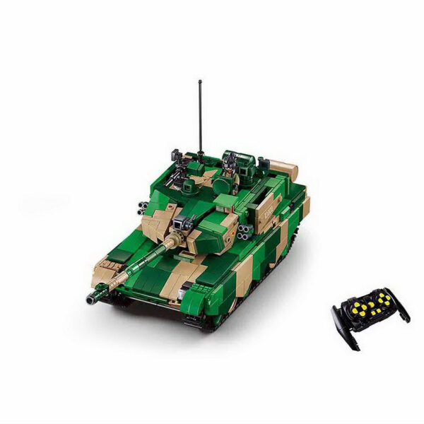 413364 99 01 De Sluban Army RC gevechts tank ZTZ-99AS M38-B7071 #17003 is een indrukwekkende bouwset met maar liefst 950 blokjes, perfect voor militaire fans en bouwliefhebbers vanaf 8 jaar. Deze set, die compatibel is met andere populaire bouwsteenmerken, biedt een gemiddelde moeilijkheidsgraad en zorgt voor urenlang speelplezier. De doos heeft afmetingen van 42,5 x 38 x 12,4 cm, ideaal voor het creëren van je eigen legeravonturen.