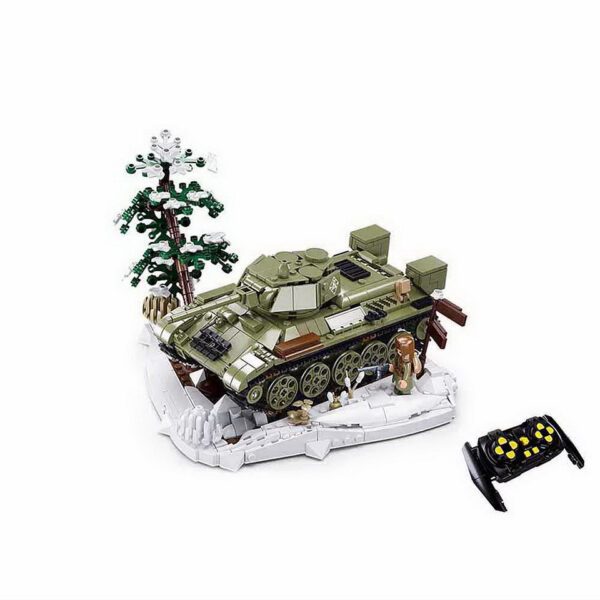 413365 99 01 Bouw je eigen Sluban Army RC gevechts tank T34/76 M38-B7072 met deze uitdagende set van 837 blokjes. Geschikt voor kinderen vanaf 8 jaar, biedt deze set een gemiddelde moeilijkheidsgraad en is volledig compatibel met andere populaire bouwsteenmerken. Met afmetingen van 42,5 x 38 x 12,4 cm is dit de perfecte toevoeging voor elke jonge militaire bouwer. Laat je creativiteit de vrije loop en beleef urenlang speelplezier met deze indrukwekkende tank!
