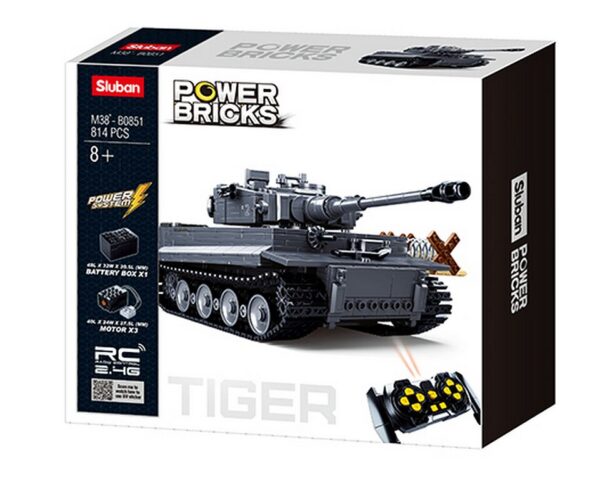 413367 99 05 <p>Bouw je eigen Sluban Army RC German Tiger Tank M38-B0851 met deze uitdagende set van 814 blokjes. Dit model, geschikt voor kinderen vanaf 8 jaar, biedt een gemiddelde moeilijkheidsgraad en stimuleert creativiteit en motorische vaardigheden. De doos heeft een afmeting van 42,5 x 38 x 12,4 cm. Sluban bouwstenen zijn compatibel met andere merken, zodat je eindeloos kunt combineren en uitbreiden. Neem de controle over je eigen tank en beleef vele avonturen!</p>