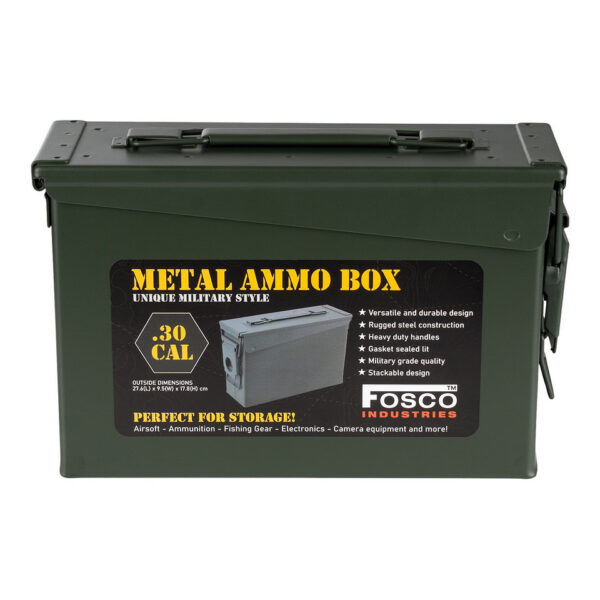 465310 11 02 De Munitiekist 30 Cal. is een veelzijdige en robuuste opbergoplossing in een unieke militaire stijl. Perfect voor het veilig opbergen van airsoft materiaal, munitie, hengelsportartikelen en elektronica. Gemaakt van duurzame staal en voorzien van zware handgrepen en een pakking afgedekt deksel, voldoet deze kist aan militaire kwaliteitsstandaarden. Met zijn stapelbare ontwerp en compacte afmetingen is het de ideale keuze voor elke avontuurlijke uitrusting.