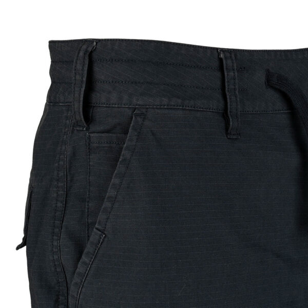 111207 13 06 1 <p>De Fostex Garments® BDU-broek Stretch Ripstop is de perfecte combinatie van duurzaamheid en stijl. Met zijn moderne slim fit pasvorm en stretchstof biedt deze broek optimale bewegingsvrijheid, ideaal voor outdoor-, werk- en beveiligingsdoeleinden. De ripstop-constructie garandeert extra stevigheid, terwijl het ontwerp overtollige stof minimaliseert voor een strakke uitstraling zonder in te boeten op comfort. Deze broek is de ideale keuze voor de actieve gebruiker die functionaliteit en mode waardeert.</p>