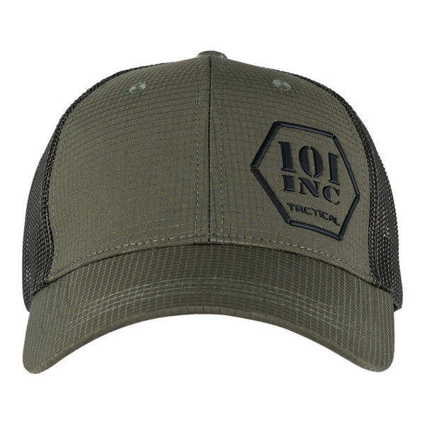 215041 11 02 <p>De Baseball cap mesh 101 INC lite is een stijlvolle truckers cap, vervaardigd uit ademend polyester met een mesh achterkant. Het lichte en comfortabele ontwerp maakt deze cap ideaal voor tactische missies en intensieve airsoft-sessies. Beschikbaar in groen en voorzien van het herkenbare 101 INC-logo, biedt deze cap zowel functionaliteit als een sportieve uitstraling.</p>