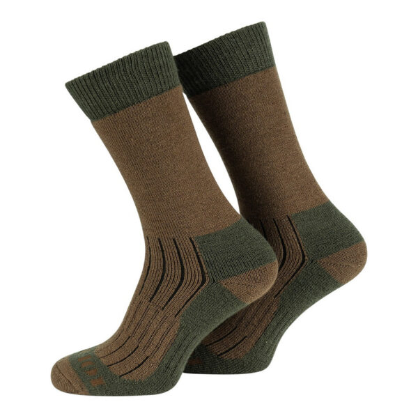 233193 78 01 <p>Ervaar ultiem comfort tijdens je outdoor avonturen met onze Merino outdoor sokken. Deze sokken zijn uitgerust met een comfortabele brede boord die goed op zijn plaats blijft zonder druk te veroorzaken. Dankzij de anatomische pasvorm en gladde platte naden geniet je van langdurig draagcomfort, terwijl duurzame verstevigingen bij de hiel en middenvoet zorgen voor extra ondersteuning. Gemaakt van een hoogwaardige mix van 40% merinowol, acryl en andere materialen, zijn deze sokken ideaal voor elke activiteit in de natuur.</p>