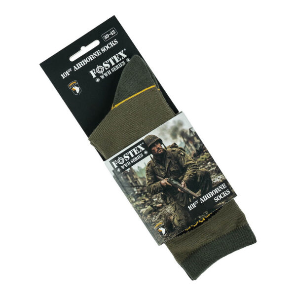 233195 11 03 <p>De 101st Airborne WWII Sokken zijn geïnspireerd op de legendarische 101st Airborne Division uit de Tweede Wereldoorlog en zijn een must-have voor liefhebbers van militaire geschiedenis. Deze lange sokken, uitgevoerd in groen, zijn vervaardigd uit een comfortabele mix van 75% katoen, 22% polyester en 3% elastaan. De versterkte tenen en hielen zorgen voor extra comfort en duurzaamheid, waardoor ze perfect zijn voor dagelijks gebruik. Draag een stukje geschiedenis met je mee en geniet van optimaal draagcomfort.</p>