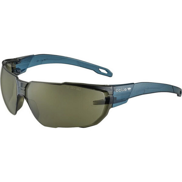 256566 99 02 <p>De Bollé Swift safety bril met getinte lenzen biedt optimale bescherming en comfort bij buitenactiviteiten. Dankzij de lichte en volledig recyclebare constructie, samen met de krasbestendige coating en de mogelijkheid voor een anti-condenscoating, is deze bril perfect voor professioneel gebruik. De getinte lenzen verminderen fel licht en verblinding, terwijl de bril voldoet aan essentiële veiligheidsnormen. Met een gewicht van slechts 27 g is deze bril de ideale keuze voor elke buitentoepassing.</p>