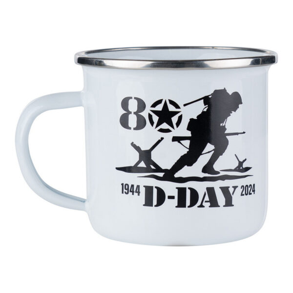 311058 22 01 <p>Ontdek de unieke Emaille mok D-Day 80 years, een eerbetoon aan de heroïsche gebeurtenissen van D-Day. Deze stijlvolle mok, met een inhoud van 300 ml, is vervaardigd uit 100% emaille en is perfect voor koffie- en theeliefhebbers. Het design met de 'Coffe first' print maakt het een ideaal verzamelobject voor geschiedenisliefhebbers en outdoor avonturiers. Geniet van je favoriete drank in deze duurzame en nostalgische mok, perfect voor elke gelegenheid.</p>