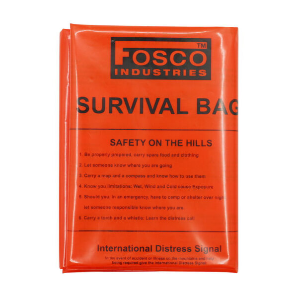 313201 20 01 <p>De Fosco Survival Bag is een lichtgewicht en compacte nood-bivyzak voor één persoon, perfect voor tijdelijke beschutting in noodsituaties. Met een afmeting van 90 x 180 cm en een gewicht van slechts 215 g, is deze zak eenvoudig mee te nemen in je rugzak. Gemaakt van duurzame PE-folie, houdt het lichaam warmte vast en biedt bescherming tijdens outdoor activiteiten zoals kamperen en bergsport. Bovendien zijn survivaltips en instructies bedrukt op de zak voor extra gebruiksgemak.</p>