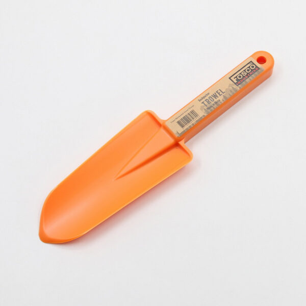 319635 20 02 <p>De Fosco Backpacker schep is een lichte en praktische schep, perfect voor outdoor avonturen zoals kamperen, hiking en survival. Gemaakt van duurzaam PS-materiaal, biedt deze schep een handzaam formaat voor eenvoudig transport en is ideaal voor lichte graafwerkzaamheden. Met zijn opvallende oranje kleur is deze schep niet alleen functioneel, maar ook goed zichtbaar in de natuur.</p>