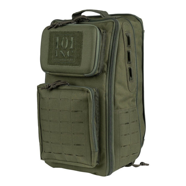 351704 11 01 1 <p>De Hardcase Hydration Rugzak 2-in-1 is de ideale metgezel voor avontuurlijke activiteiten. Deze veelzijdige rugzak beschikt over een geïntegreerd en verwijderbaar hydratatiepakket voor 2-3 liter water, terwijl het hardcase voorvak zorgt voor optimale bescherming van kwetsbare spullen zoals elektronica en brillen. Met een inhoud van 20 liter en meerdere mesh ritsvakken biedt deze rugzak voldoende opbergruimte. Dankzij het lasercut Molle-systeem aan beide zijden kun je eenvoudig extra uitrusting bevestigen. Perfect voor de serieuze outdoor-liefhebber!</p>