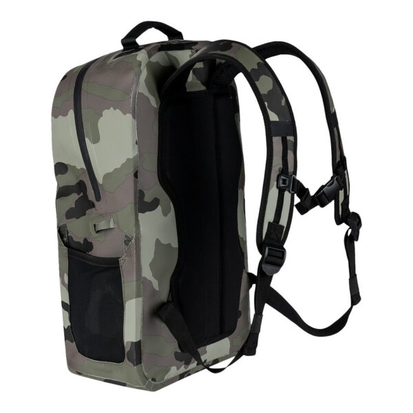 351745 51 04 De TF-2215 Ranger Drybag Camo 28L is een robuuste waterdichte rugzak, ideaal voor avontuurlijke outdoor activiteiten zoals kajakken, raften en trekking. Met een inhoud van 28 liter, ergonomische schouderriemen en gepolsterde rugpadding biedt deze tas optimaal comfort. Gemaakt van duurzaam 500D PVC met gesealde naden, houdt hij je spullen droog, zelfs bij spatwater of korte onderdompeling. Voorzien van handige opbergvakken en een functioneel sluitsysteem, is de Ranger Drybag perfect voor elke buitenliefhebber.