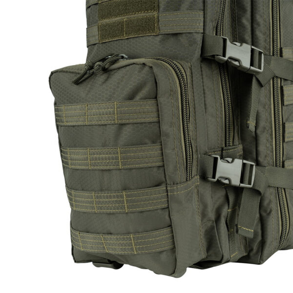 351750 125 07 1 <p>De Rugzak Assault Hexagon 25L is de ideale metgezel voor de functionele reiziger. Met een tactische uitstraling en slimme indeling biedt deze backpack voldoende ruimte en mogelijkheden voor al je uitrusting. Dankzij de MOLLE-lussen kun je eenvoudig extra gear bevestigen, terwijl de gevoerde schouderriemen en verstelbare heupriem zorgen voor optimaal draagcomfort. Met een inhoud van 25 liter en verschillende opbergmogelijkheden blijf je georganiseerd, of je nu onderweg bent voor dagelijks gebruik of outdooractiviteiten.</p>