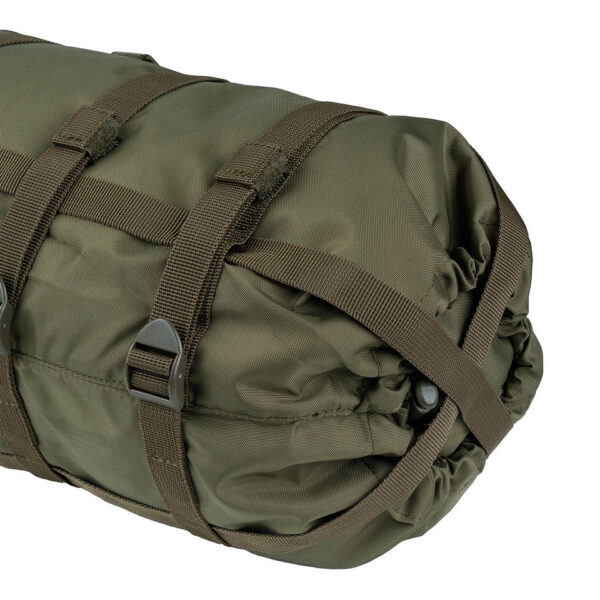 359260 11 03 1 <p>De Compressiezak Small 12 Liter is de ideale oplossing voor het compact opbergen en vervoeren van slaapzakken en andere uitrusting. Gemaakt van waterbestendig 420D nylon, beschermt deze zak je spullen tegen vochtige omstandigheden. Dankzij de speciale compressieriemen verklein je de inhoud aanzienlijk, wat zorgt voor extra ruimte in je rugzak. Met een afmeting van 30 x 19 cm en een handige trekkoordsluiting is deze compressiezak perfect voor iedere outdoor liefhebber.</p>