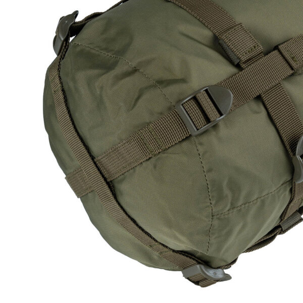 359260 11 04 1 <p>De Compressiezak Small 12 Liter is de ideale oplossing voor het compact opbergen en vervoeren van slaapzakken en andere uitrusting. Gemaakt van waterbestendig 420D nylon, beschermt deze zak je spullen tegen vochtige omstandigheden. Dankzij de speciale compressieriemen verklein je de inhoud aanzienlijk, wat zorgt voor extra ruimte in je rugzak. Met een afmeting van 30 x 19 cm en een handige trekkoordsluiting is deze compressiezak perfect voor iedere outdoor liefhebber.</p>
