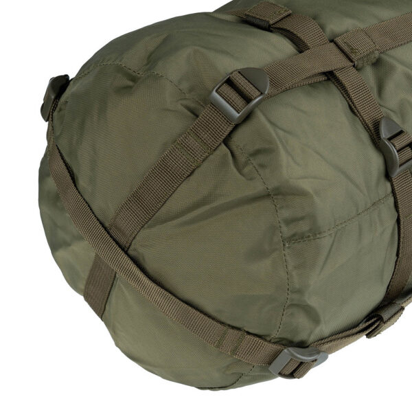 359261 11 03 1 <p>De Compressiezak Medium 25L is vervaardigd uit stevig 420D nylon en perfect voor het compact opbergen van slaapzakken en andere uitrustingen. Deze waterbestendige zak beschermt je spullen tegen vocht, zodat ze altijd droog blijven. Dankzij de speciale compressieriemen kun je de inhoud aanzienlijk verkleinen, wat extra ruimte in je rugzak creëert voor andere benodigdheden. Met een afmeting van 48 x 23 cm en een handige trekkoordsluiting is deze compressiezak de ideale oplossing voor elke outdoor avonturier.</p>