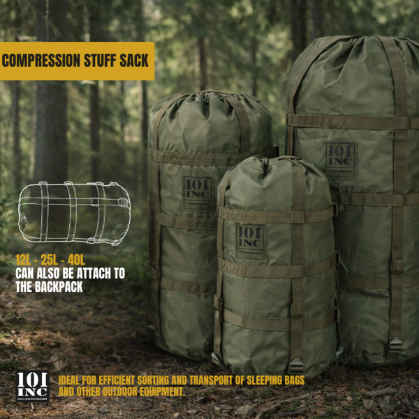 359261 11 06 1 <p>De Compressiezak Medium 25L is vervaardigd uit stevig 420D nylon en perfect voor het compact opbergen van slaapzakken en andere uitrustingen. Deze waterbestendige zak beschermt je spullen tegen vocht, zodat ze altijd droog blijven. Dankzij de speciale compressieriemen kun je de inhoud aanzienlijk verkleinen, wat extra ruimte in je rugzak creëert voor andere benodigdheden. Met een afmeting van 48 x 23 cm en een handige trekkoordsluiting is deze compressiezak de ideale oplossing voor elke outdoor avonturier.</p>