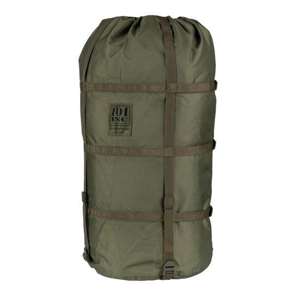 359262 11 01 1 De Compressiezak Large 40L is de ideale oplossing voor het opbergen en vervoeren van slaapzakken en andere uitrusting. Gemaakt van duurzaam 420D nylon, biedt deze waterbestendige zak bescherming tegen vocht in diverse weersomstandigheden. Met speciale compressieriemen kun je de inhoud aanzienlijk verkleinen, waardoor je meer ruimte overhoudt in je rugzak. De zak heeft een inhoud van 40 liter en een handige trekkoordsluiting, perfect voor jouw outdoor avonturen.