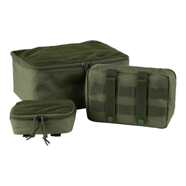 359580 125 04 <p>De Molle organizer Set bestaat uit drie handige pouches, ideaal voor het organiseren van uw reistas. Deze pouches zijn vervaardigd uit duurzaam 600D polyester Oxford-stof en beschikken over een bovenstuk van gaas voor optimale zichtbaarheid. Dankzij de verschillende MOLLE-lussen kunt u ze eenvoudig bevestigen aan uw uitrusting. De set bevat een kleine pouch van 16x12x5 cm, een medium pouch van 23x16x5 cm en een grote pouch van 30x22x13 cm, met een totaal gewicht van slechts 442 gram. Verkrijgbaar in de kleur Ranger Green.</p>