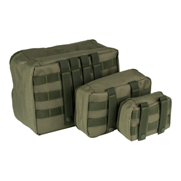 359584 11 02 1 <p>De Organizers transparant set van 3 stuks is de ideale oplossing om je tas efficiënt te organiseren. Met een transparant bovenstuk en verschillende MOLLE-lussen voor bevestiging, zijn deze pouches perfect voor het opbergen van al je benodigdheden. De set bevat drie maten: klein (15x12x5 cm), middel (23x16x6 cm) en groot (29x23x14 cm), allemaal gemaakt van duurzaam 100% polyester. Of je nu op avontuur gaat of gewoon je spullen wilt ordenen, deze organizers bieden functionaliteit en overzicht.</p>