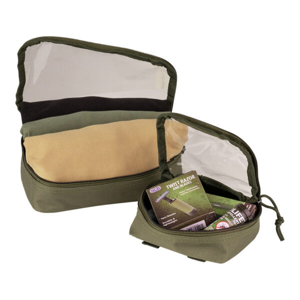 359584 11 04 1 <p>De Organizers transparant set van 3 stuks is de ideale oplossing om je tas efficiënt te organiseren. Met een transparant bovenstuk en verschillende MOLLE-lussen voor bevestiging, zijn deze pouches perfect voor het opbergen van al je benodigdheden. De set bevat drie maten: klein (15x12x5 cm), middel (23x16x6 cm) en groot (29x23x14 cm), allemaal gemaakt van duurzaam 100% polyester. Of je nu op avontuur gaat of gewoon je spullen wilt ordenen, deze organizers bieden functionaliteit en overzicht.</p>
