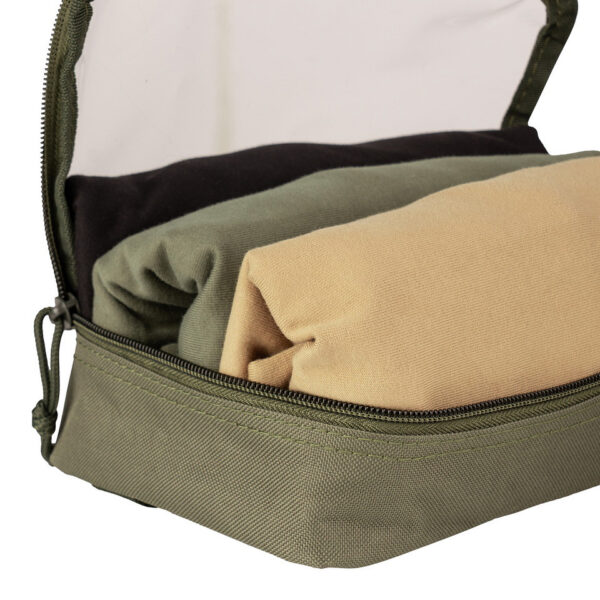 359584 11 06 1 <p>De Organizers transparant set van 3 stuks is de ideale oplossing om je tas efficiënt te organiseren. Met een transparant bovenstuk en verschillende MOLLE-lussen voor bevestiging, zijn deze pouches perfect voor het opbergen van al je benodigdheden. De set bevat drie maten: klein (15x12x5 cm), middel (23x16x6 cm) en groot (29x23x14 cm), allemaal gemaakt van duurzaam 100% polyester. Of je nu op avontuur gaat of gewoon je spullen wilt ordenen, deze organizers bieden functionaliteit en overzicht.</p>