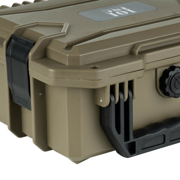 359924 11 05 1 <p>De ForceGear Opbergkoffer klein #4 is de ideale oplossing voor het veilig opbergen en vervoeren van tactische en outdooruitrusting. Met een schokbestendige en waterdichte constructie, biedt deze koffer optimale bescherming voor uw waardevolle spullen. Dankzij de aanpasbare plukschuimvulling blijft alles stevig op zijn plek tijdens transport. Het unieke stapelbare ontwerp en de ergonomische handgreep maken het gebruiksgemak compleet. Geschikt voor zowel thuisgebruik als tijdens vliegreizen, voldoet deze koffer aan TSA-eisen en is uitgerust met een explosiebestendige schuifsluiting voor extra veiligheid.</p>