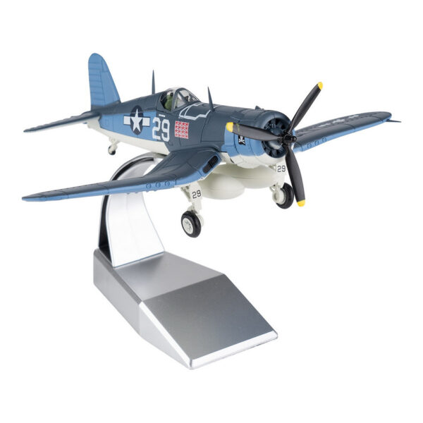 412711 99 02 <p>Ontdek het gedetailleerde Die-cast Model van de F4U Corsair in schaal 1:72. Dit iconische gevechtsvliegtuig, beroemd om zijn unieke omgekeerde vleugels en belangrijke rol in de Stille Oceaan tijdens de Tweede Wereldoorlog, staat stevig op een standaard. Een must-have voor verzamelaars en liefhebbers van militaire luchtvaart, vervaardigd met een metalen basis en plastic onderdelen voor een authentieke uitstraling.</p>