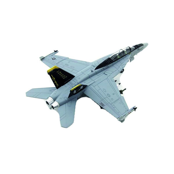 412712 99 F 18201 <p>Ontdek het gedetailleerde Die-cast Model van de F/A-18F Strike Fighter in schaal 1:100. Dit indrukwekkende model, vervaardigd met een metalen basis en plastic onderdelen, weerspiegelt de veelzijdigheid en prestaties van dit moderne gevechtsvliegtuig dat dienstdoet binnen de Amerikaanse marine. Ideaal voor verzamelaars en liefhebbers van militaire luchtvaart, en perfect te presenteren op de bijgeleverde standaard.</p>
