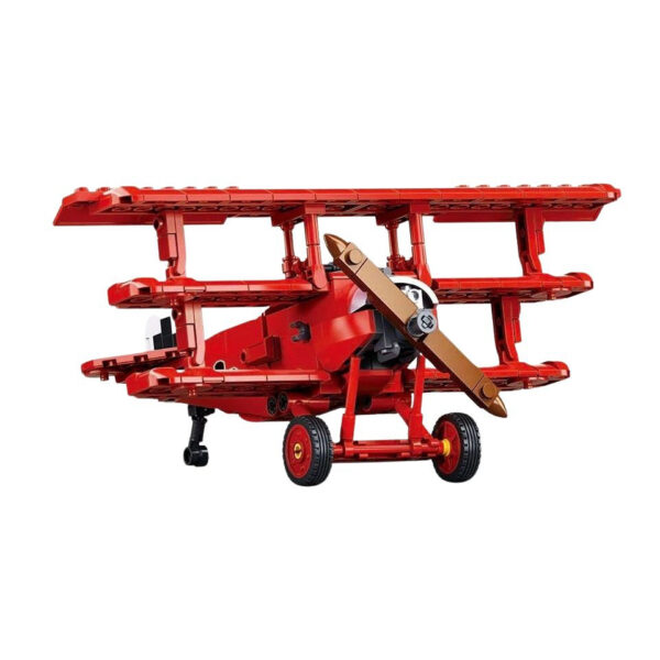 413384 99 413384 99 02 <p>Bouw je eigen Sluban Fokker DR-1S M38-B1292 #16197 en breng een stukje geschiedenis tot leven met deze gedetailleerde bouwset. Dit model van de beroemde Duitse driedekker uit de Eerste Wereldoorlog is uitgevoerd op schaal 1:35 en bevat 281 blokjes en 1 minifiguur. Met de kenmerkende drie vleugels en het iconische rode kleurenschema is dit een uitdagend en leuk project voor kinderen van 8 tot 14 jaar. Bovendien zijn de bouwstenen compatibel met andere merken, waardoor je eindeloos kunt combineren.</p>