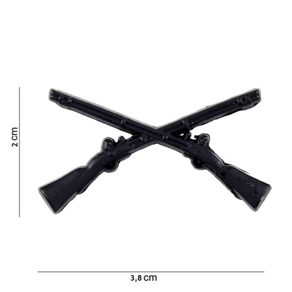 441008 1223 75 02 Dit stijlvolle metalen embleem met de tekst en afbeelding van infantry rifles is een must-have voor elke militair of outdoor enthousiasteling. Gemaakt van hoogwaardige materialen, biedt het embleem duurzaamheid en een strakke uitstraling. Beschikbaar in diverse kleuren, is dit embleem perfect te combineren met jouw outfit of uitrusting. Een ideaal accessoire voor zowel op de werkvloer als in je vrije tijd.