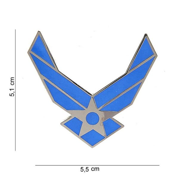 441008 1369 75 01 Ontdek het indrukwekkende Embleem metaal US Air Force groot #6020, een stijlvol en authentiek accessoire voor elke militaire en outdoor liefhebber. Dit hoogwaardige metalen embleem is voorzien van een gedetailleerde afbeelding en tekst, wat het perfect maakt voor op je jas, tas of als verzamelobject. Verkrijgbaar in diverse kleuren, voegt dit embleem een unieke touch toe aan je outfit of uitrusting. Laat je passie voor de luchtmacht zien met dit prachtige embleem.