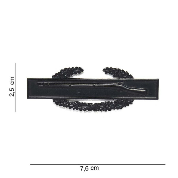441011 1206 75 01 <p>Ontdek ons metaal embleem 'Infantry Badge First Award' (subdued) #6033, een perfect accessoire voor de militaire verzamelaar of enthusiast. Dit hoogwaardige embleem is vervaardigd uit duurzaam metaal en toont trots de iconische infantry badge. Verkrijgbaar in diverse kleuren, biedt dit embleem niet alleen een authentieke uitstraling, maar ook een uitstekende kwaliteit. Voeg een vleugje militaire eer toe aan je collectie of uitrusting met dit unieke embleem.</p>