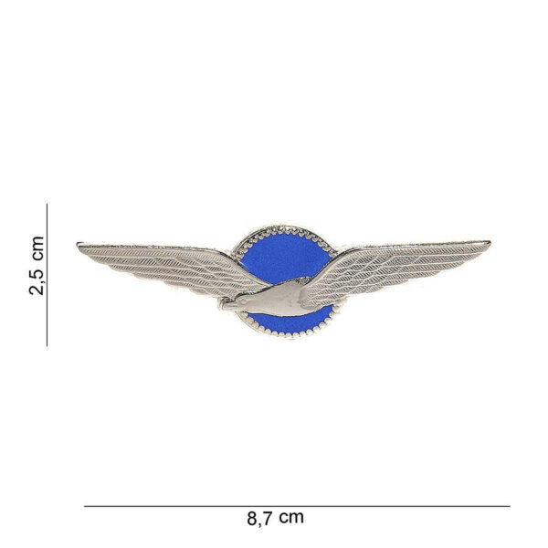 441016 1155 75 01 <p>Ontdek het metalen embleem KLU blauw #6091, een hoogwaardige accessoire voor elke militaire of outdoor liefhebber. Dit embleem, uitgevoerd in diverse kleuren, is voorzien van een gedetailleerde tekst en afbeelding, waardoor het een perfecte aanvulling is op je uitrusting of kleding. Of je nu een verzamelaar bent of gewoon een passie hebt voor de luchtmacht, dit embleem is een must-have item dat niet mag ontbreken in jouw collectie.</p>