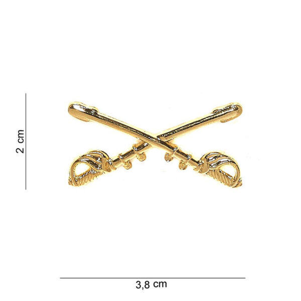 441018 1382 75 01 <p>Het Embleem metaal sabel SET #6037 is een hoogwaardig metalene embleem met een gedetailleerde afbeelding en tekst. Dit stijlvolle embleem is perfect voor het personaliseren van kleding of uitrusting en voegt een authentiek militair accent toe aan uw outfit. Verkrijgbaar in diverse kleuren, biedt dit embleem een unieke manier om uw stijl te versterken. Dit veelzijdige embleem is een must-have voor iedereen die houdt van militaire en outdoor uitrusting.</p>