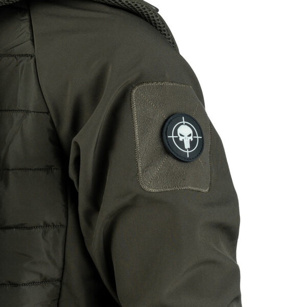 444130 5349 99 02 <p>Het 3D PVC Punisher vizier embleem #20026 is een opvallend en stoer accessoire voor elke militaire of outdoor enthousiasteling. Dit embleem is voorzien van een praktisch klittenband aan de achterzijde, waardoor het eenvoudig op verschillende oppervlakken te bevestigen is. Dankzij de glow-in-the-dark functie springt dit embleem echt in het oog, zelfs in het donker. Perfect voor het personaliseren van uitrusting of als aanvulling op je collectie.</p>
