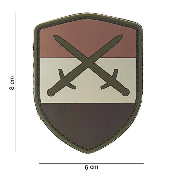444130 3784 99 01 <p>Het Embleem 3D PVC schild Nederland desert zwaard #10006 is een perfect accessoire voor elke militair of outdoor liefhebber. Dit hoogwaardige embleem is vervaardigd uit duurzaam PVC en beschikt over een handige klittenband aan de achterzijde, waardoor het eenvoudig op kleding of uitrusting kan worden bevestigd. Met zijn unieke ontwerp en robuuste uitstraling voegt dit schild een stoere touch toe aan jouw uitrusting. Ideaal voor gebruik tijdens outdoor activiteiten, op evenementen of gewoon als decoratie.</p>