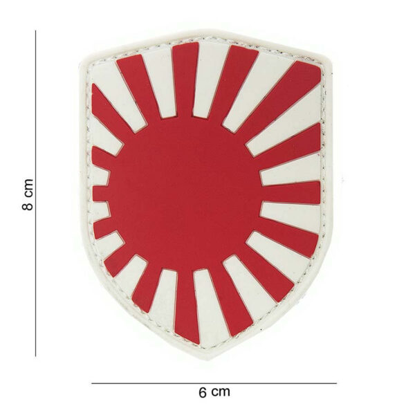444130 3788 99 01 <p>Dit 3D PVC embleem van het Japanse oorlogsschild (#10022) is een must-have voor elke militaire of outdoor uitrusting. Met een stevige klittenband aan de achterzijde is het eenvoudig te bevestigen op kleding, tassen of andere uitrusting. Het unieke ontwerp voegt een opvallende en stoere uitstraling toe aan je gear, perfect voor zowel verzamelaars als actieve gebruikers. Maak je outfit compleet met dit karakteristieke embleem.</p>