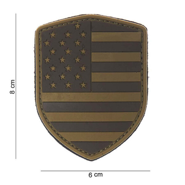 444130 3790 99 01 <p>Het 3D PVC schild USA desert #10014 is een hoogwaardige embleem dat perfect is voor het personaliseren van je militaire of outdoor uitrusting. Met een stevige klittenband aan de achterzijde is het eenvoudig te bevestigen op kleding, rugzakken of andere uitrusting. Dit embleem voegt niet alleen een stoere uitstraling toe, maar is ook duurzaam en bestand tegen de elementen. Een must-have voor elke liefhebber van militaire en outdoor activiteiten.</p>