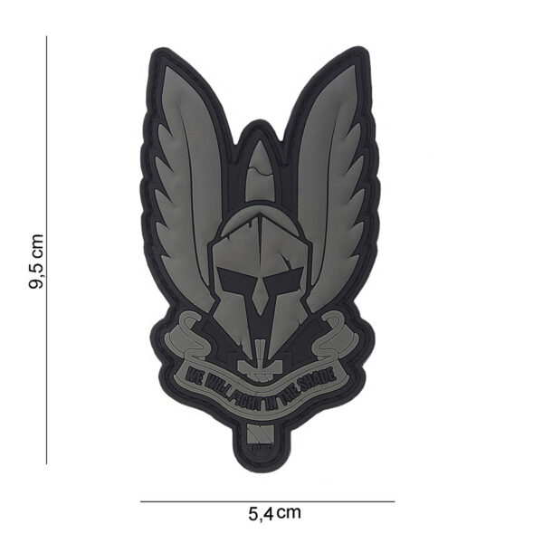 444130 3820 99 01 <p>Voeg een stoere touch toe aan je uitrusting met het Embleem 3D PVC Spartan zwart #10100. Dit hoogwaardige PVC-embleem is voorzien van klittenband aan de achterzijde, waardoor het eenvoudig te bevestigen is op kleding, tassen of andere uitrusting. Met zijn gedetailleerde ontwerp en robuuste uitstraling is dit embleem perfect voor de liefhebber van militaire en outdoor activiteiten. Maak je look compleet met dit unieke accessoire!</p>
