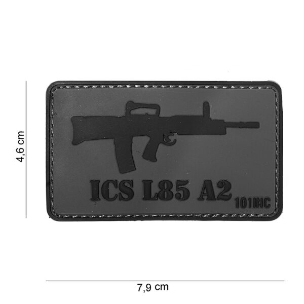 444130 4028 99 01 <p>Het Embleem 3D PVC ICS L85 A2 #15086 is een hoogwaardige en duurzame badge met een praktische klittenband achterzijde, ideaal voor bevestiging aan kleding of uitrusting. Dit embleem voegt niet alleen een stoere uitstraling toe aan jouw gear, maar is ook een uitstekende manier om je militaire of outdoor stijl te accentueren. Met zijn robuuste ontwerp is het perfect voor elke avontuurlijke activiteit.</p>