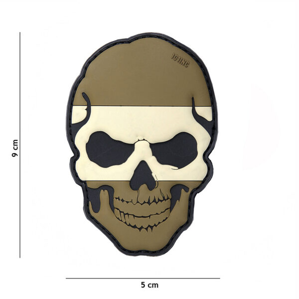444130 5008 99 01 <p>Voeg een gedurfde uitstraling toe aan je uitrusting met het 3D PVC embleem van een skull in Spanje camo. Dit hoogwaardige embleem is voorzien van een sterke klittenbandsluiting aan de achterzijde, waardoor je het eenvoudig kunt bevestigen op jassen, rugtassen of andere uitrusting. Perfect voor militaire en outdoor liefhebbers die een unieke en stoere touch willen geven aan hun gear. Met dit embleem maak je zeker een statement!</p>