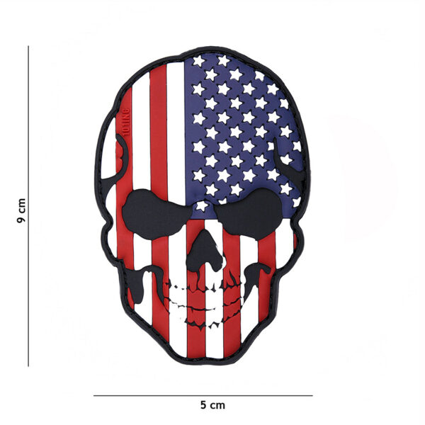444130 5019 99 01 <p>Voeg een stoere touch toe aan je outfit met het Embleem 3D PVC skull USA #16043. Dit hoogwaardige embleem is vervaardigd uit duurzaam PVC en beschikt over een praktische klittenbandsluiting aan de achterzijde, waardoor het eenvoudig te bevestigen is op jassen, rugzakken of andere uitrusting. Met zijn gedetailleerde ontwerp en unieke uitstraling is dit embleem een must-have voor elke liefhebber van militaire en outdoor gear.</p>