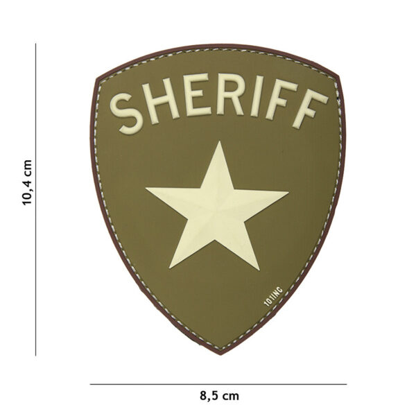 444130 5035 99 01 <p>Het 3D PVC Sheriff embleem in de kleur groen is een must-have voor elke outdoor en militaire uitrusting. Dit hoogwaardige embleem is voorzien van klittenband aan de achterzijde, waardoor het eenvoudig op verschillende stoffen en uitrusting te bevestigen is. Perfect voor het personaliseren van jassen, rugzakken of andere gear, dit embleem voegt niet alleen stijl toe, maar ook een vleugje autoriteit. Maak je uitrusting compleet met dit opvallende Sheriff embleem.</p>