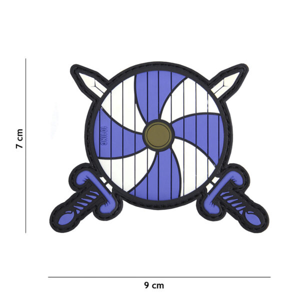 444130 5043 99 01 <p>Breng een stukje geschiedenis in je uitrusting met het 3D PVC embleem van een Viking schild, compleet met twee zwaarden in een opvallende blauwe kleur. Dit embleem is voorzien van klittenband aan de achterzijde, waardoor je het eenvoudig kunt bevestigen aan jassen, tassen of andere uitrusting. Perfect voor liefhebbers van het Viking-thema of als uniek accessoire voor outdoor activiteiten.</p>