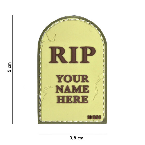 444130 5055 99 01 <p>Ontdek het Embleem 3D PVC RIP in coyote kleur, ideaal voor het personaliseren van uw uitrusting. Dit stevige embleem is vervaardigd van hoogwaardig PVC en is voorzien van klittenband aan de achterzijde, waardoor het gemakkelijk op te bevestigen is aan kleding, rugzakken of andere gear. Met zijn unieke ontwerp voegt dit embleem niet alleen stijl toe, maar ook functionaliteit aan uw militaire en outdoor uitrusting. Perfect voor elke avontuurlijke gelegenheid!</p>